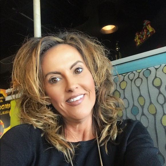 Meet your Posher, Susan - Picture 4 of 8